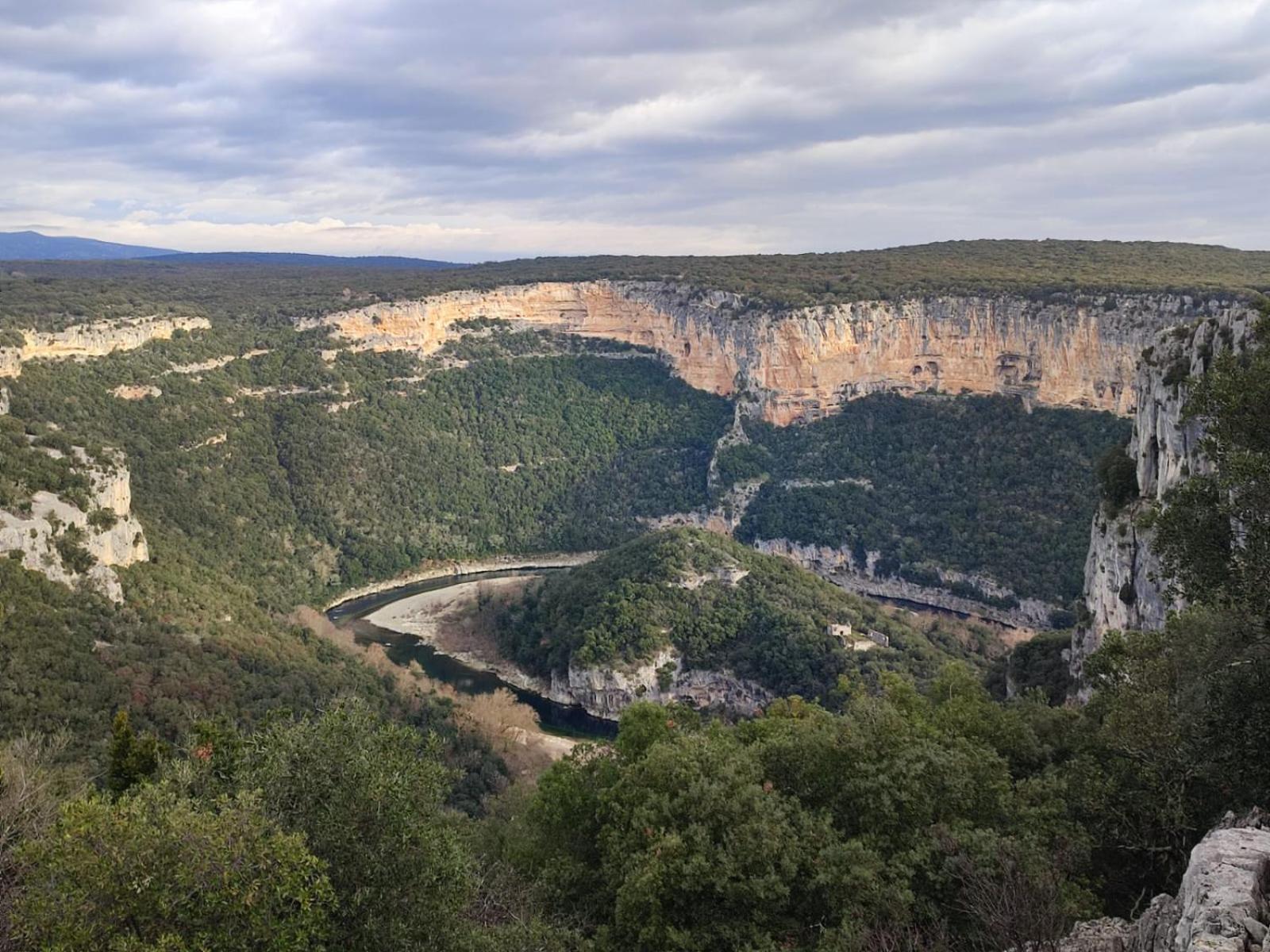 Вілла Au Fil De Soi Saint-Julien-de-Peyrolas Екстер'єр фото
